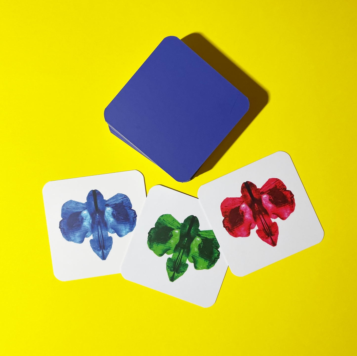 RGB Astract memory game played in the trio version.